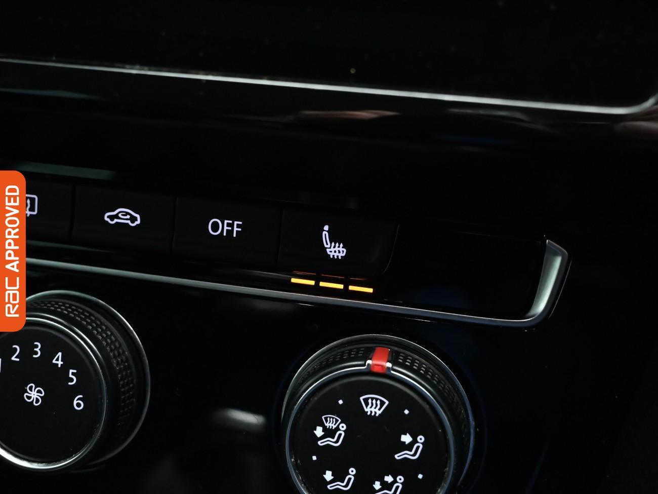 Used Volkswagen Passat 2020 for sale - 77236021: Photo 17