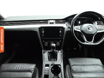 Used Volkswagen Passat 2020 for sale - 77236021: Photo