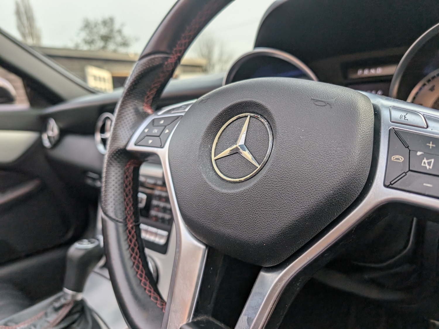 Used Mercedes-Benz SLK 2012 for sale - 77698487: Photo 18