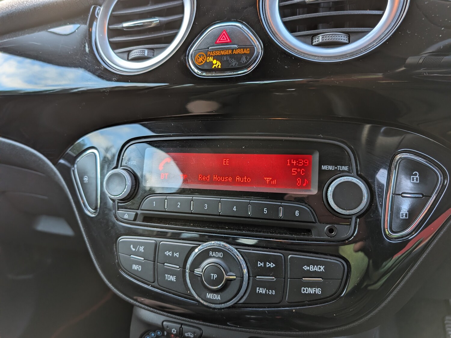 Used Vauxhall ADAM 2015 for sale - 76744569: Photo 98