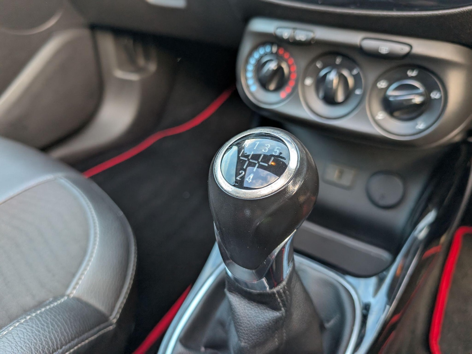 Used Vauxhall ADAM 2015 for sale - 76693284: Photo 17