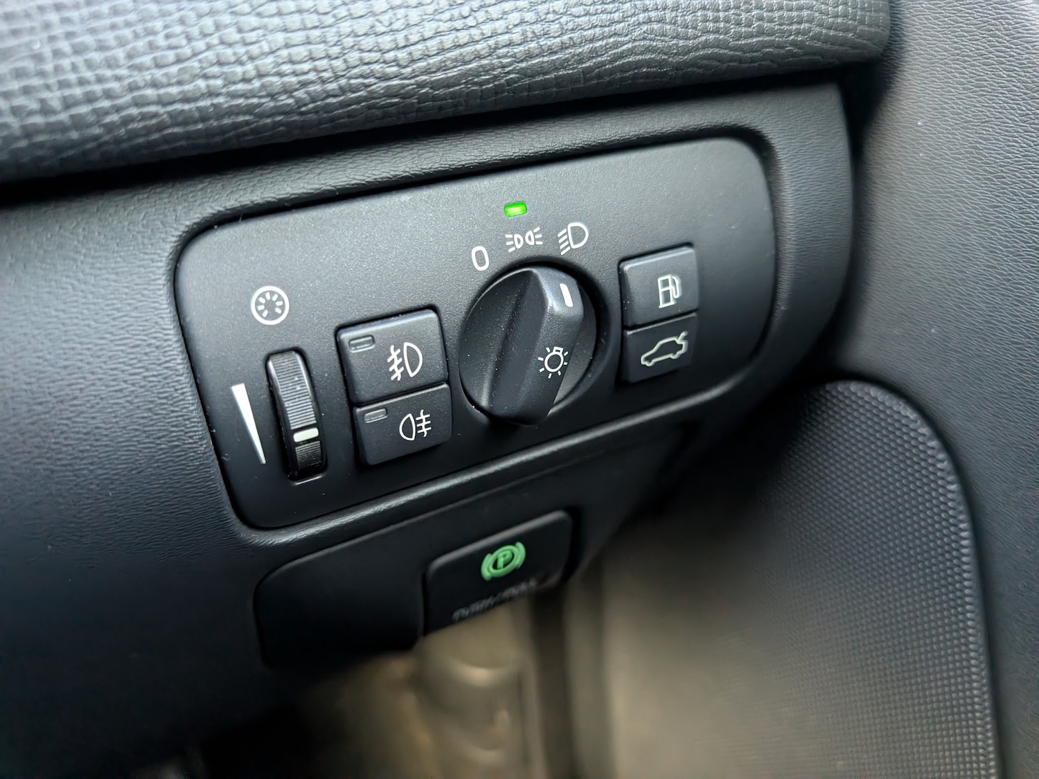 Used Volvo XC60 2009 for sale - 76735752: Photo 70