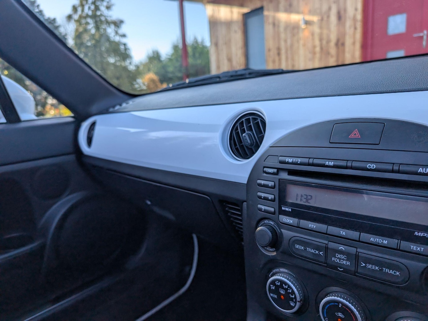 Used Mazda MX-5 2010 for sale - 76715428: Photo 26