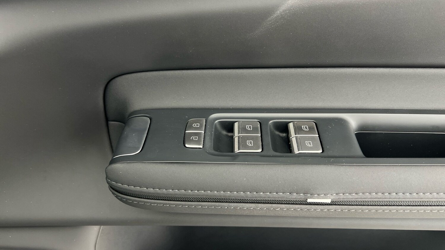 Used Polestar Polestar 4 2025 for sale - 78022325: Photo 33