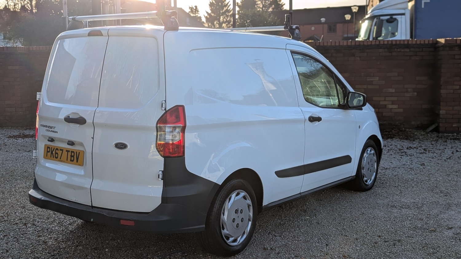 Used Ford Transit Courier 2017 for sale - 77516526: Photo 3