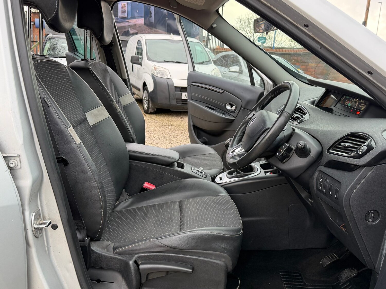 Used Renault Scenic 2013 for sale - 77578544: Photo 14