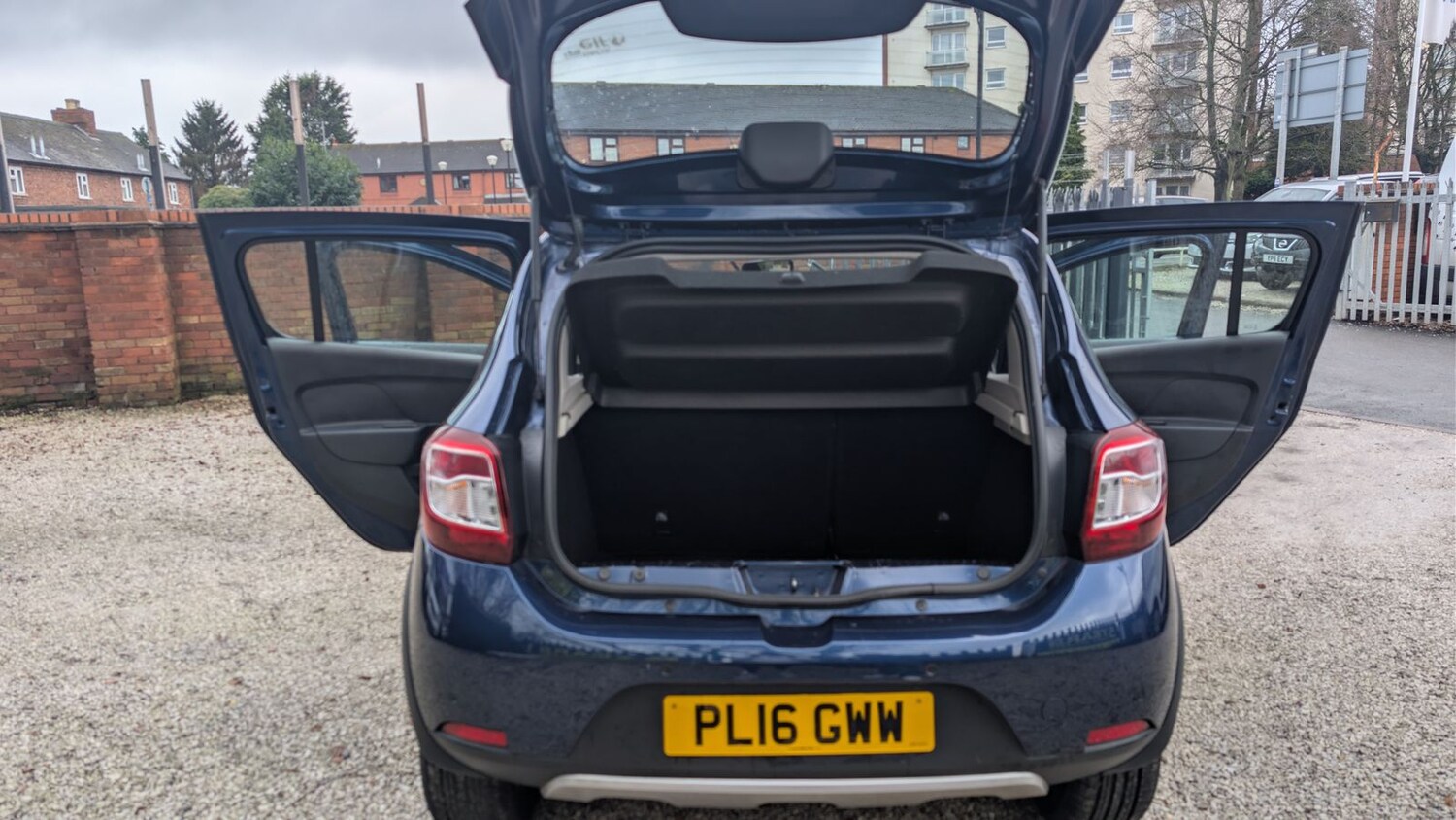 Used Dacia Sandero Stepway 2016 for sale - 77578531: Photo 16