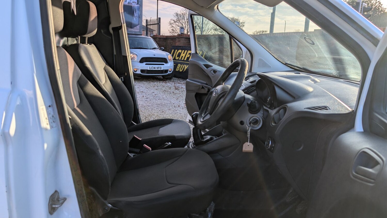 Used Ford Transit Courier 2017 for sale - 77578532: Photo 12