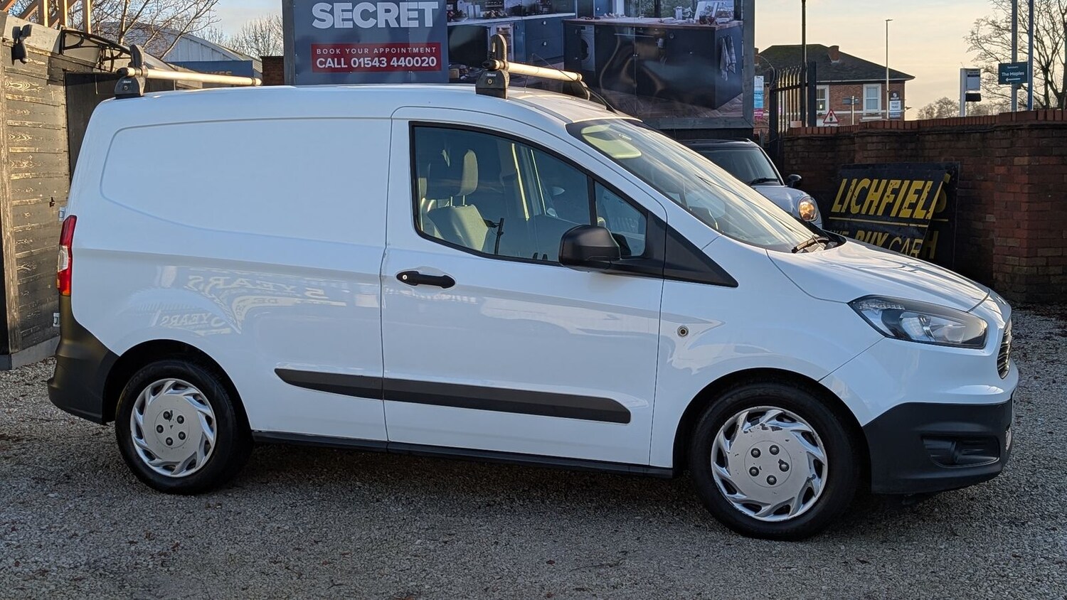 Used Ford Transit Courier 2017 for sale - 77578532: Photo 8