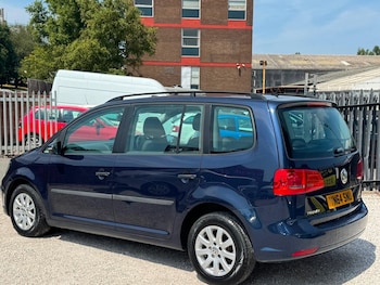 Used Volkswagen Touran 2014 for sale - 79230831: Photo