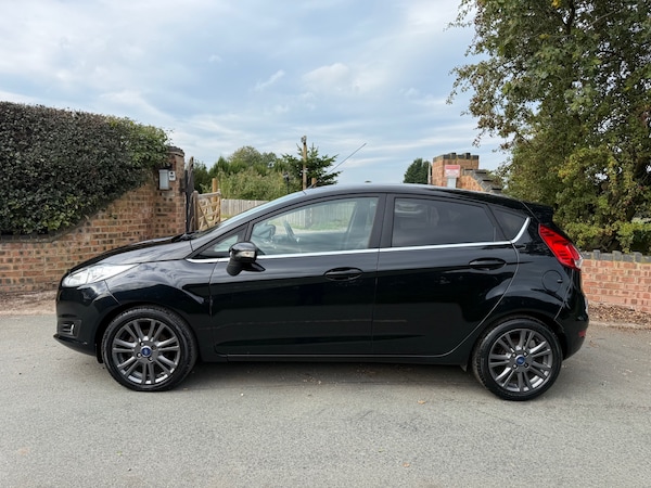 Used Ford Fiesta 2013 for sale - 76143936: Photo 6