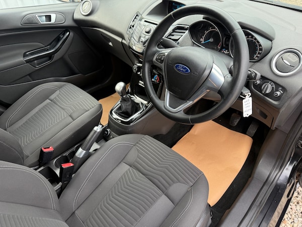 Used Ford Fiesta 2013 for sale - 76143936: Photo 9
