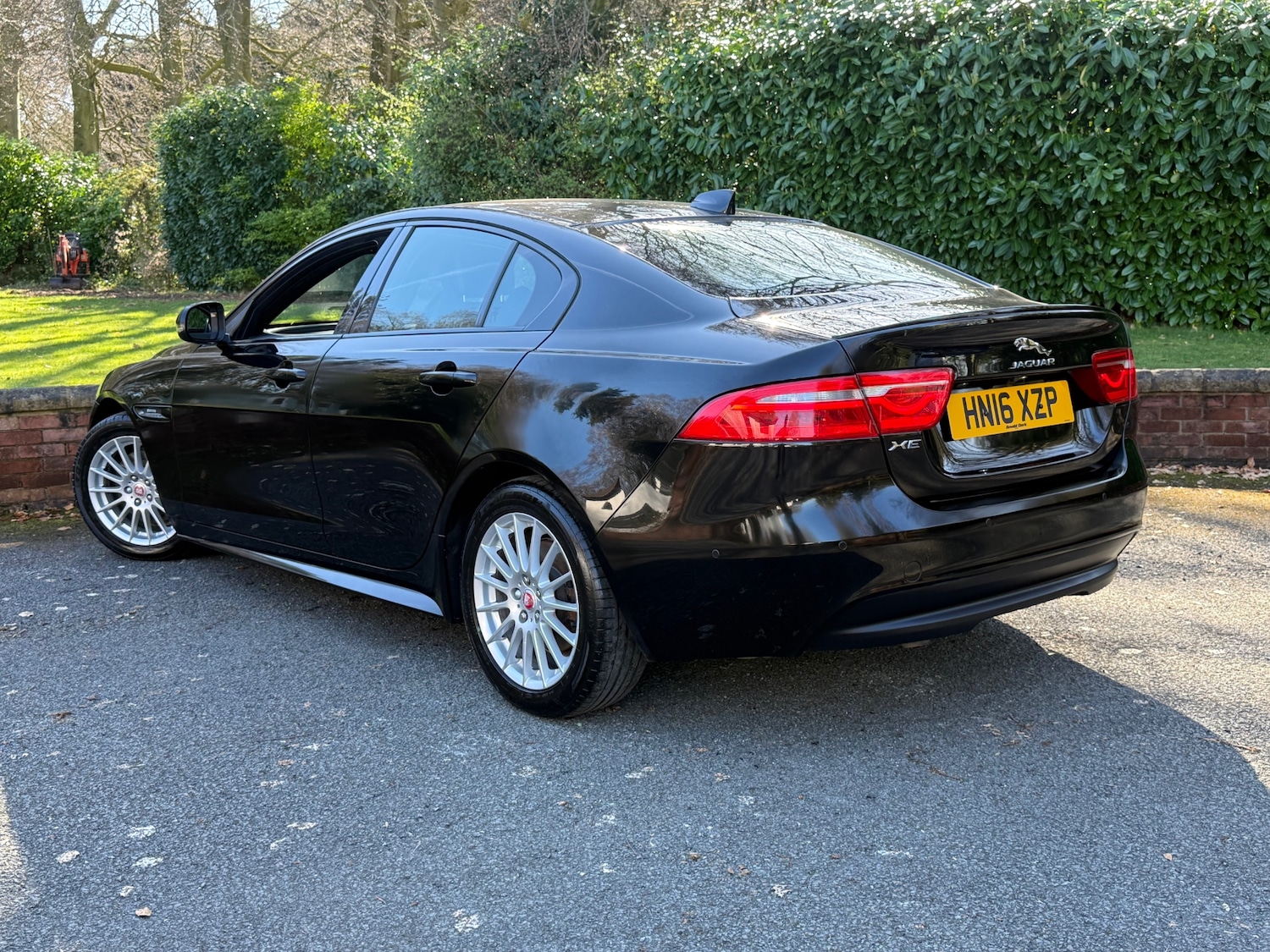 Used Jaguar XE 2016 for sale - 77945251: Photo 3