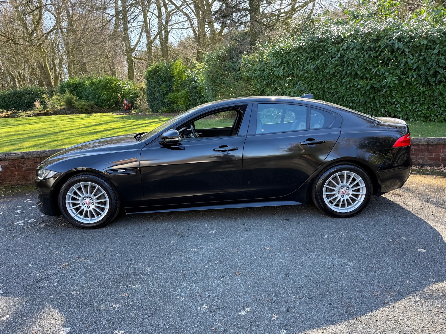 Used Jaguar XE 2016 for sale - 77945251: Photo 8