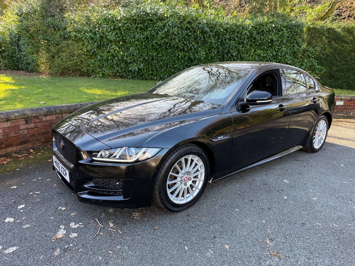 Used Jaguar XE 2016 for sale - 77945251: Photo 9