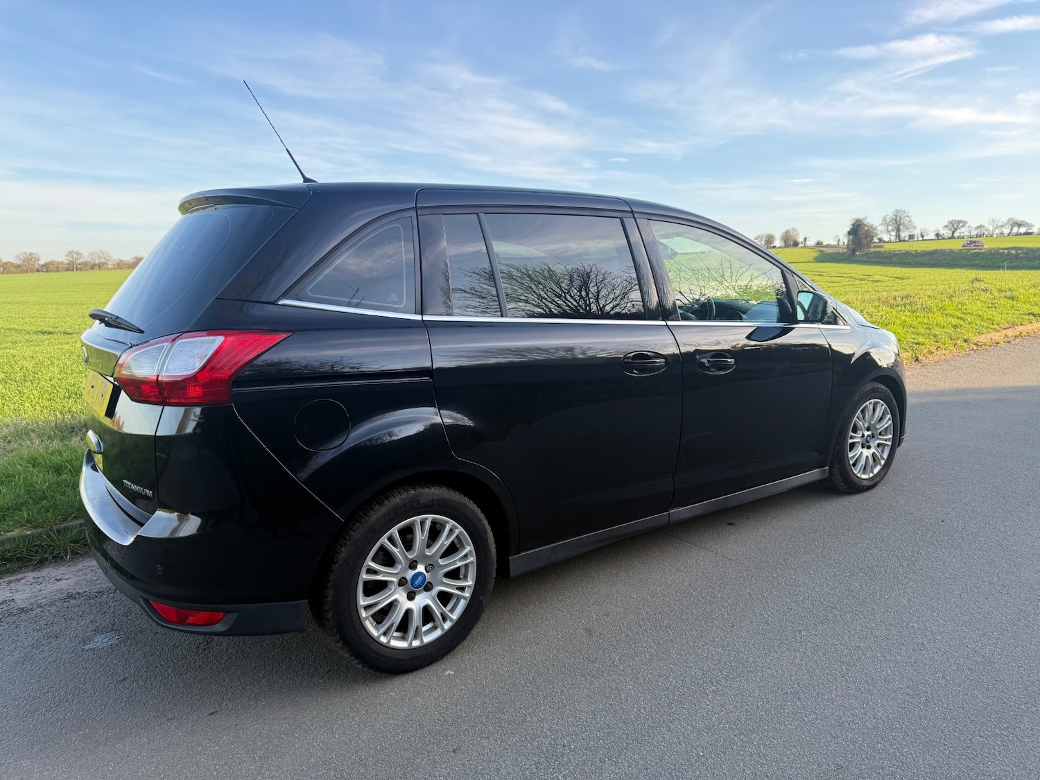 Used Ford Grand C-Max 2011 for sale - 77656441: Photo 4