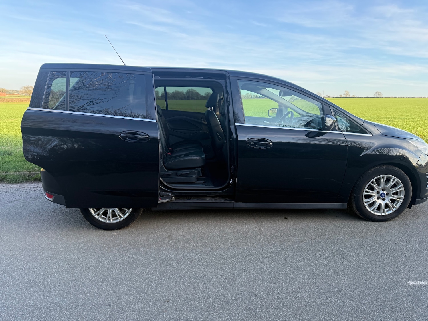 Used Ford Grand C-Max 2011 for sale - 77656441: Photo 5