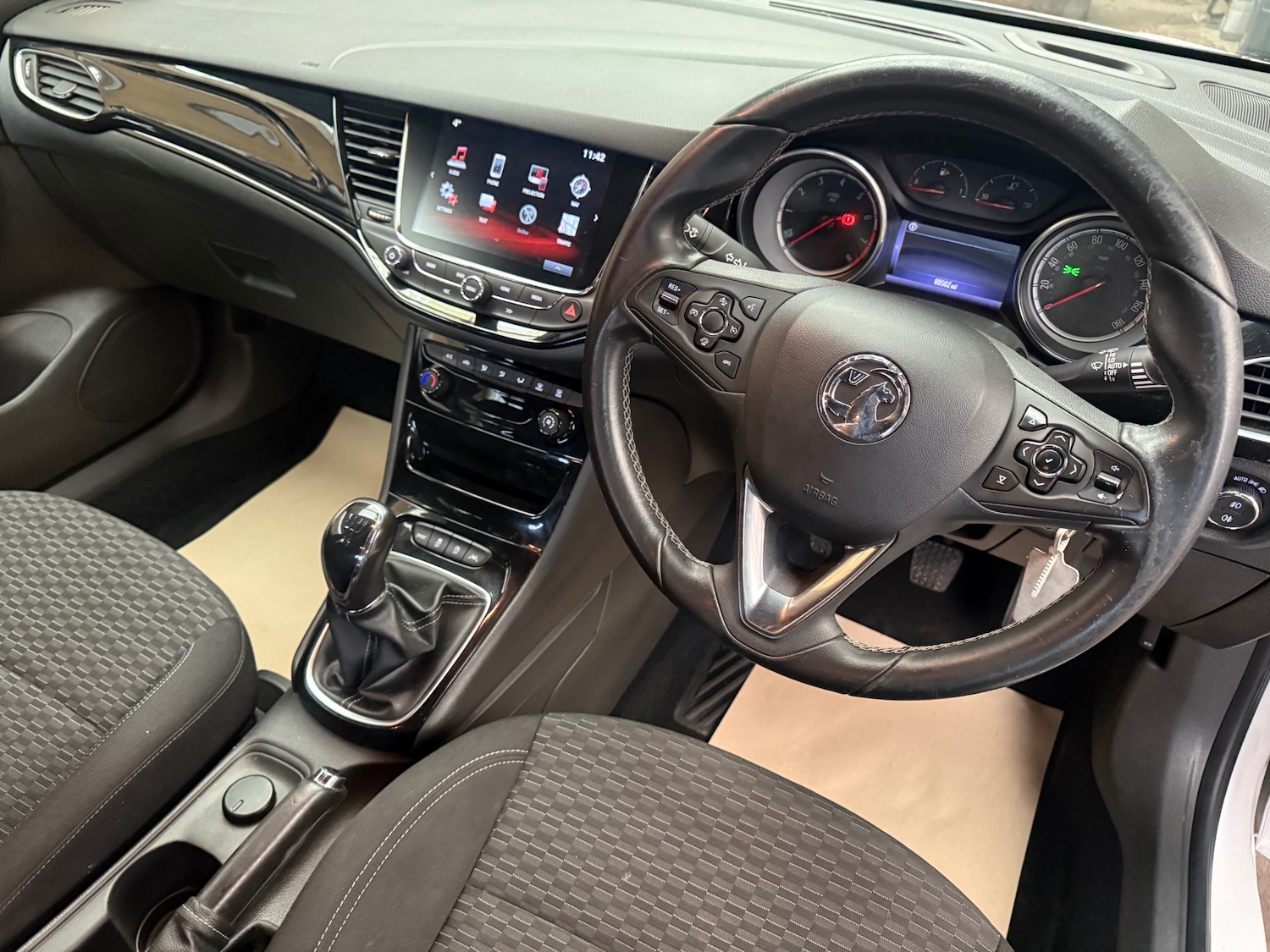 Used Vauxhall Astra 2017 for sale - 77460005: Photo 9