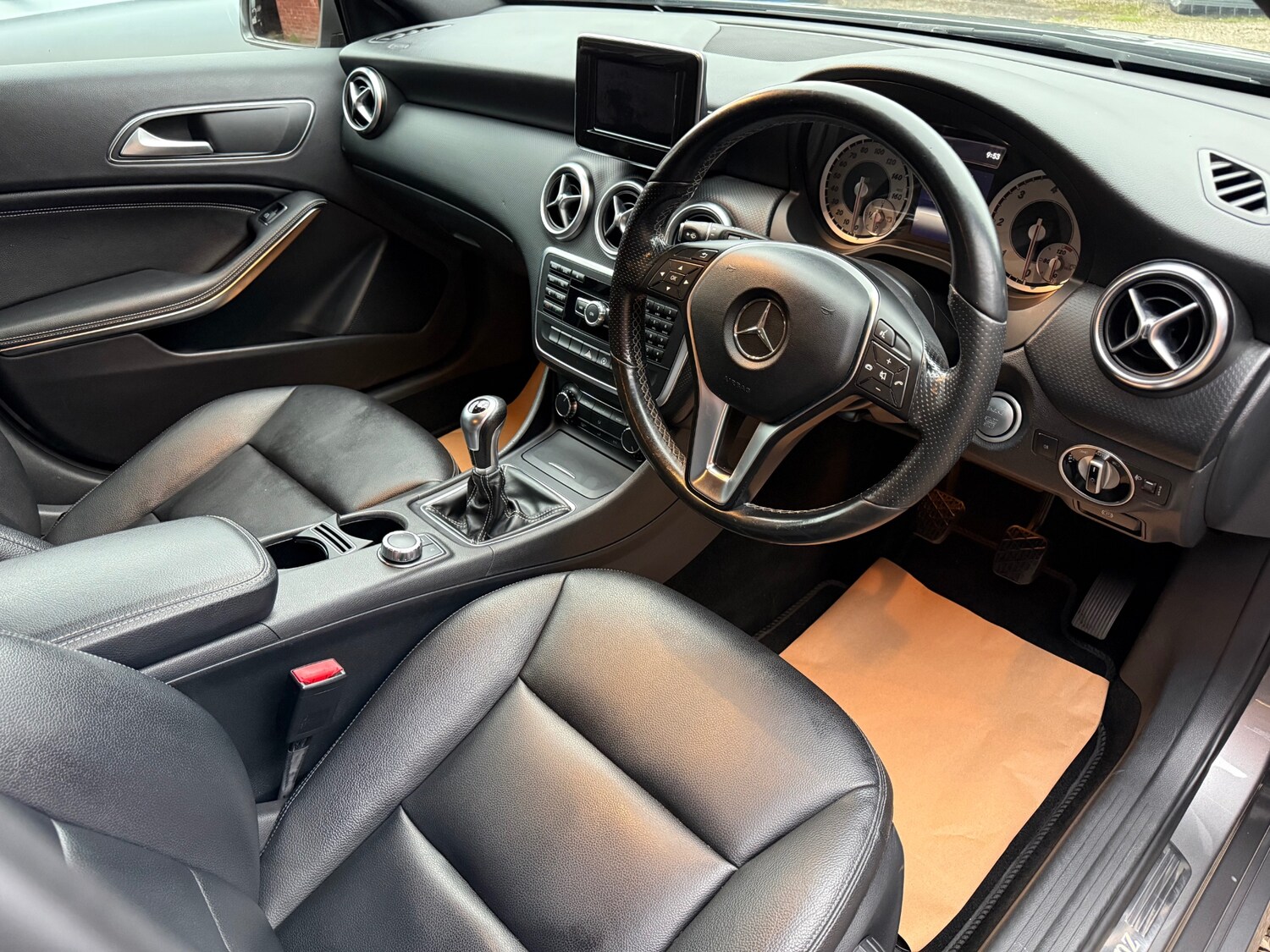 Used Mercedes-Benz A-Class 2015 for sale - 77032842: Photo 9