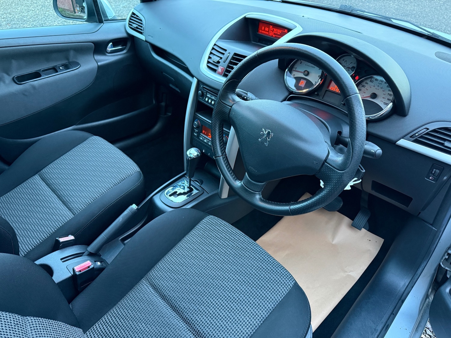 Used Peugeot 207 2009 for sale - 77240184: Photo 13