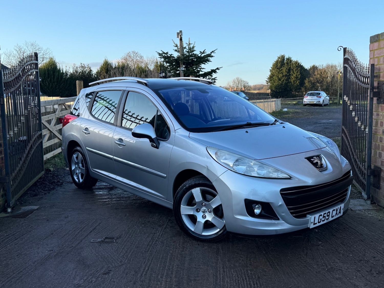 Used Peugeot 207 2009 for sale - 77240184: Photo 2
