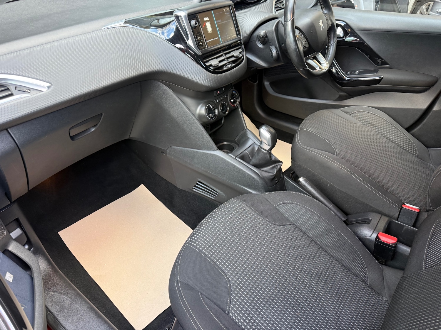 Used Peugeot 208 2017 for sale - 77833380: Photo 19