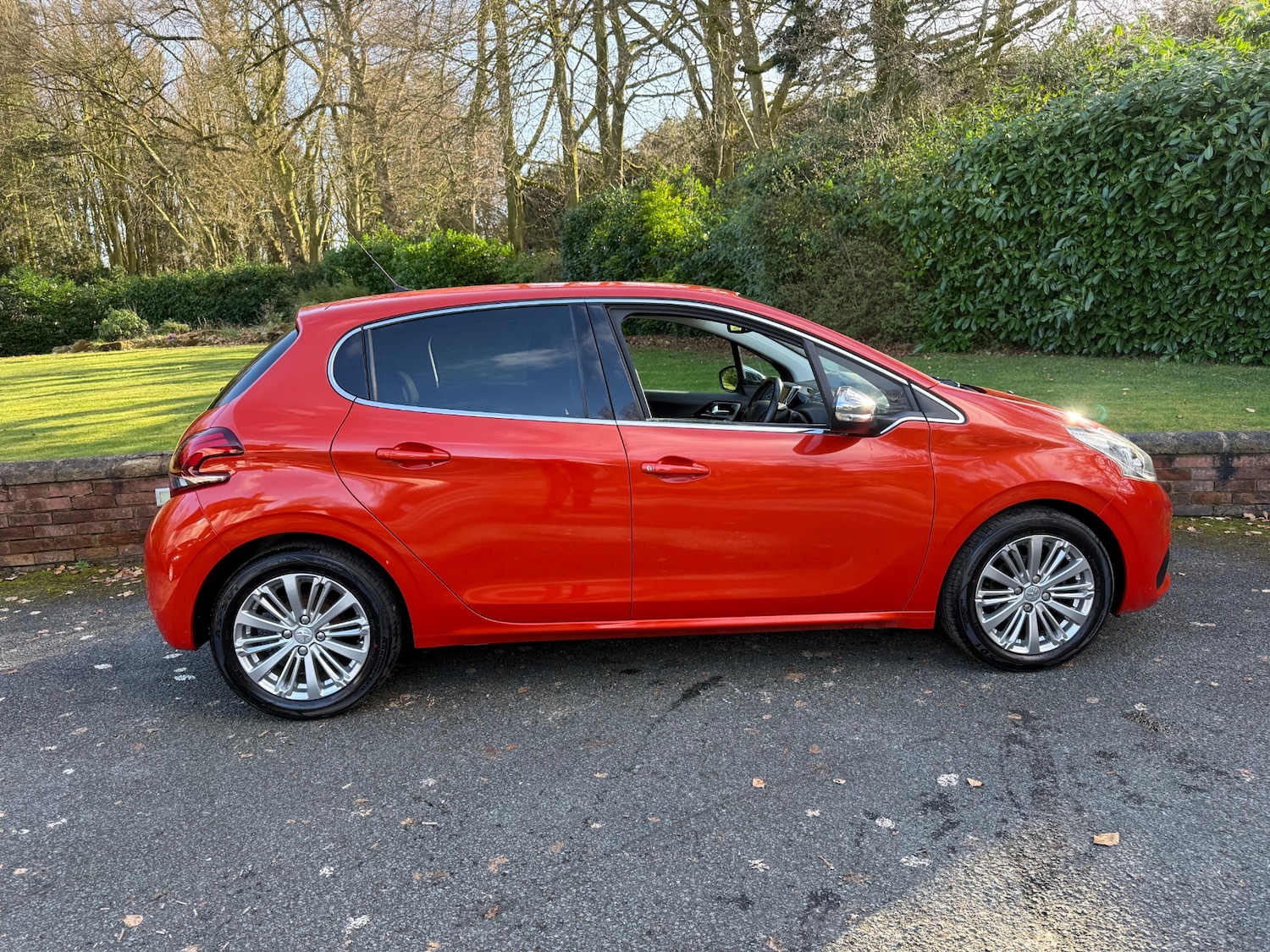 Used Peugeot 208 2017 for sale - 77833380: Photo 6
