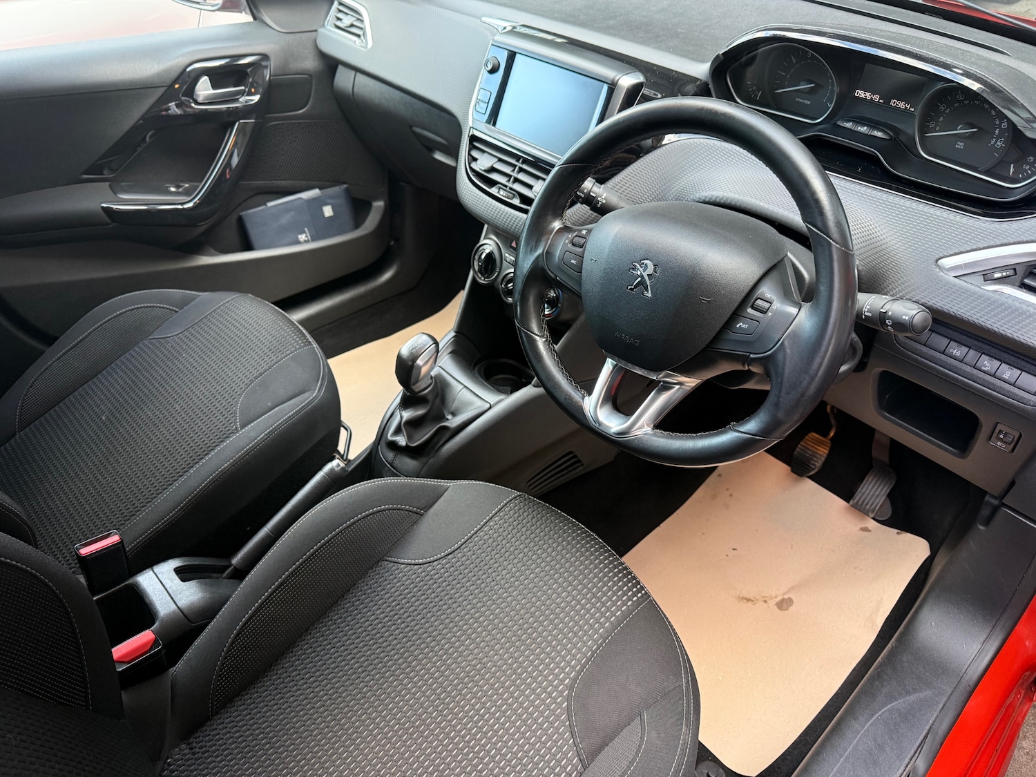 Used Peugeot 208 2017 for sale - 77833380: Photo 9