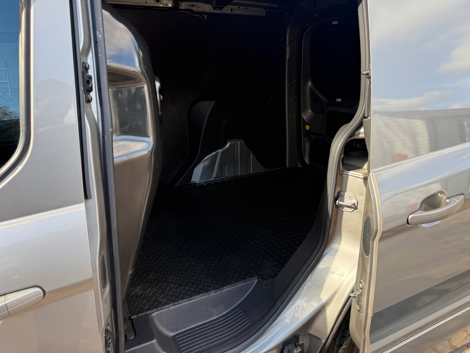 Used Ford Transit Connect 2019 for sale - 78107188: Photo 18