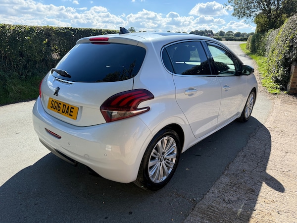 Used Peugeot 208 2016 for sale - 76037159: Photo 13