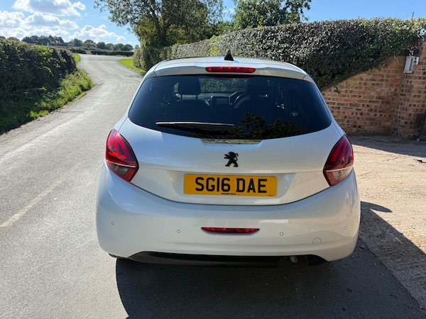 Used Peugeot 208 2016 for sale - 76037159: Photo 14