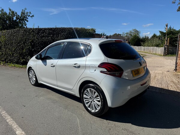 Used Peugeot 208 2016 for sale - 76037159: Photo 15