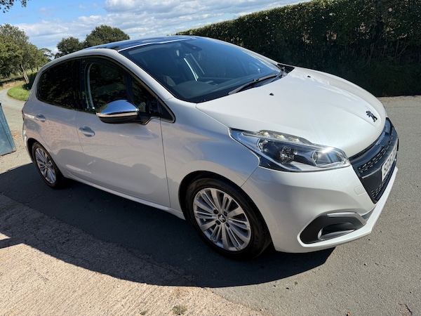 Used Peugeot 208 2016 for sale - 76037159: Photo 17