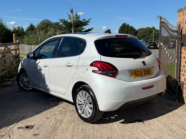 Used Peugeot 208 2016 for sale - 76037159: Photo 5