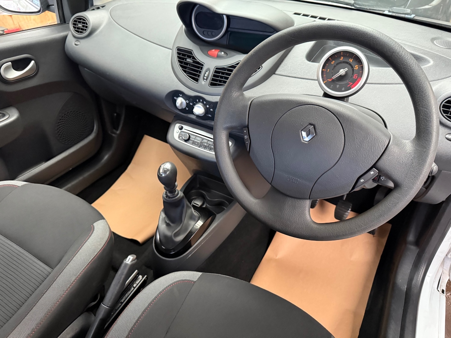 Used Renault Twingo 2013 for sale - 76761997: Photo 10