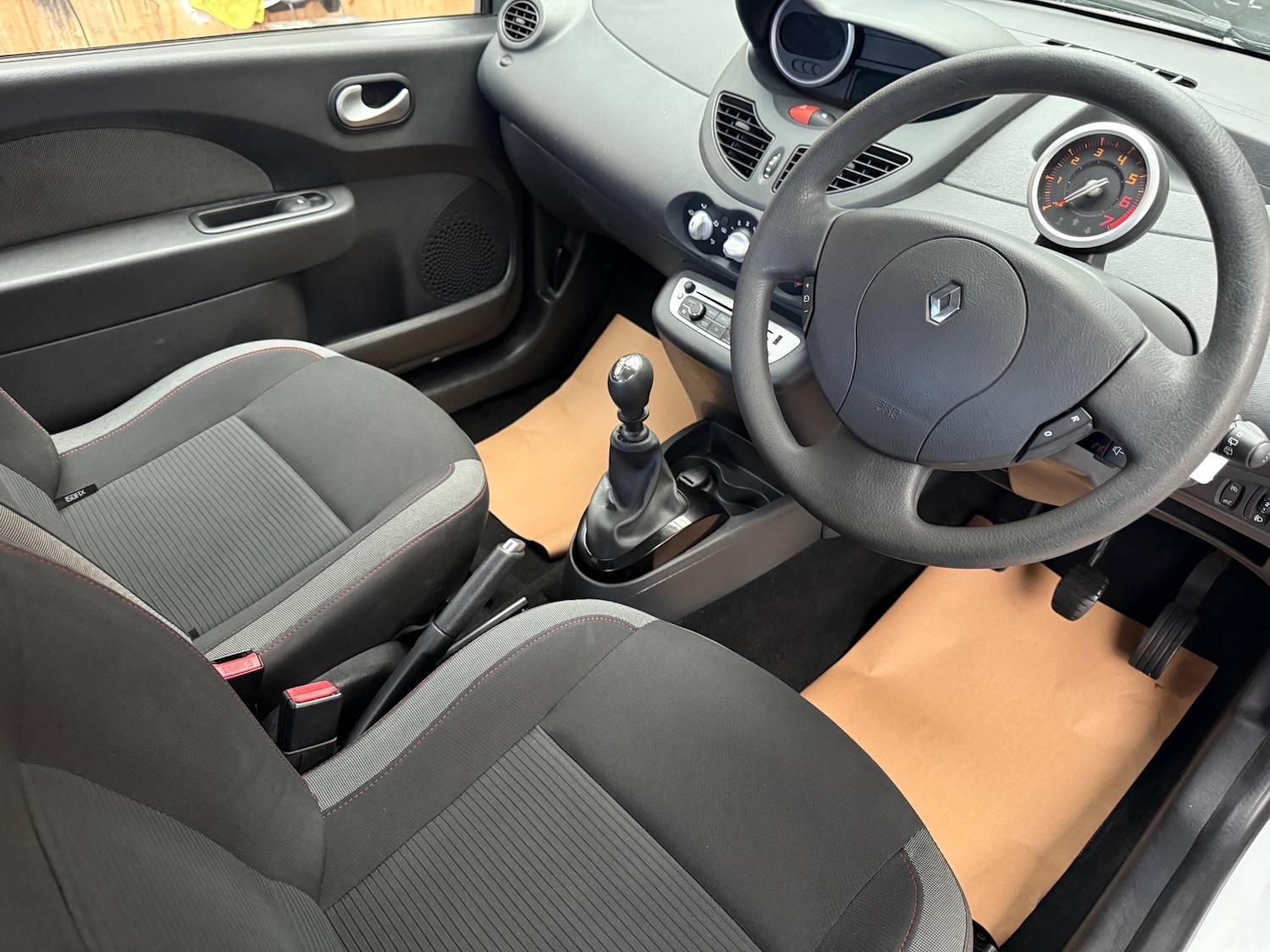 Used Renault Twingo 2013 for sale - 76761997: Photo 9