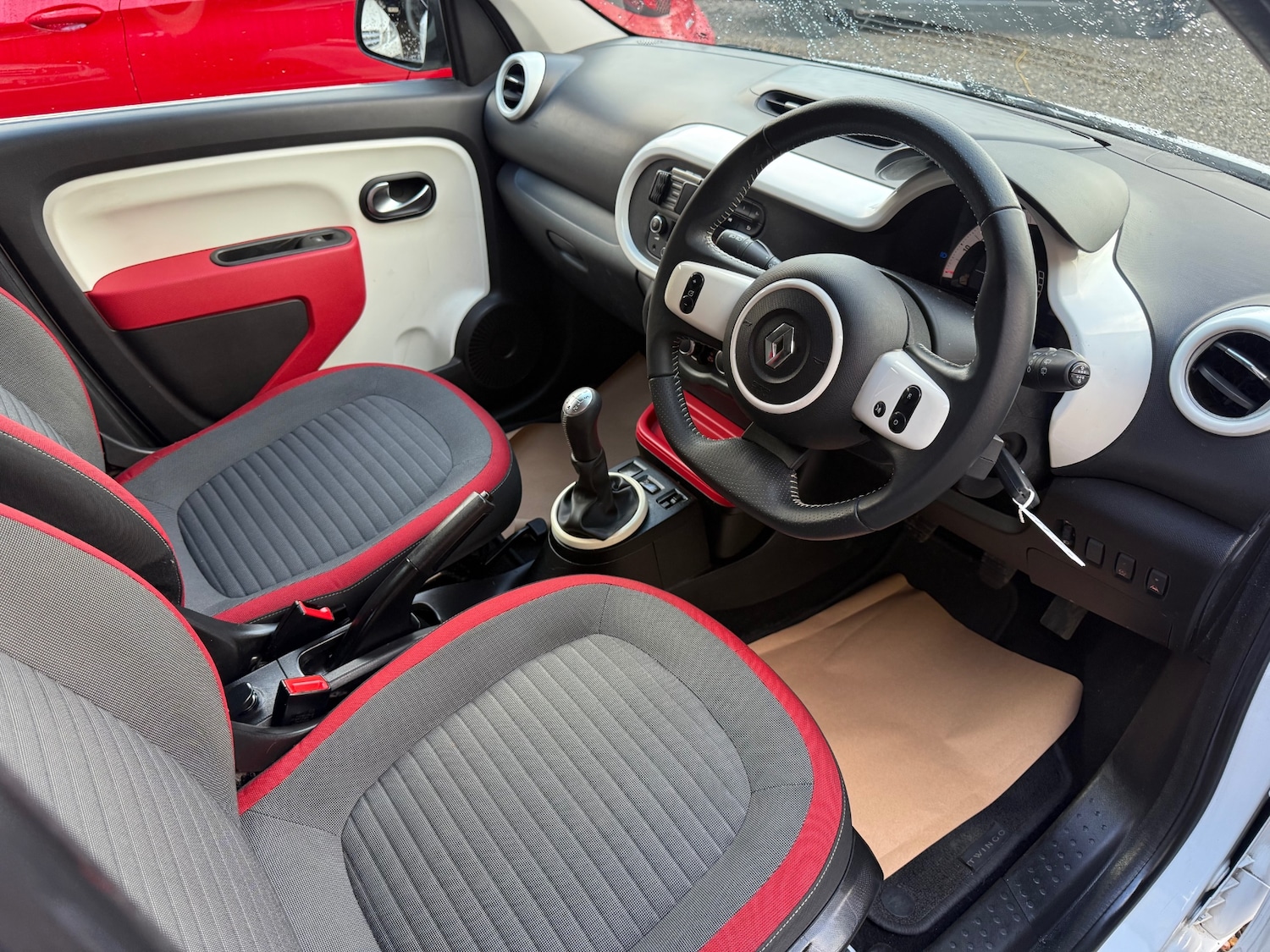 Used Renault Twingo 2015 for sale - 76845912: Photo 9