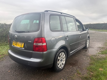Used Volkswagen Touran 2005 for sale - 76758906: Photo