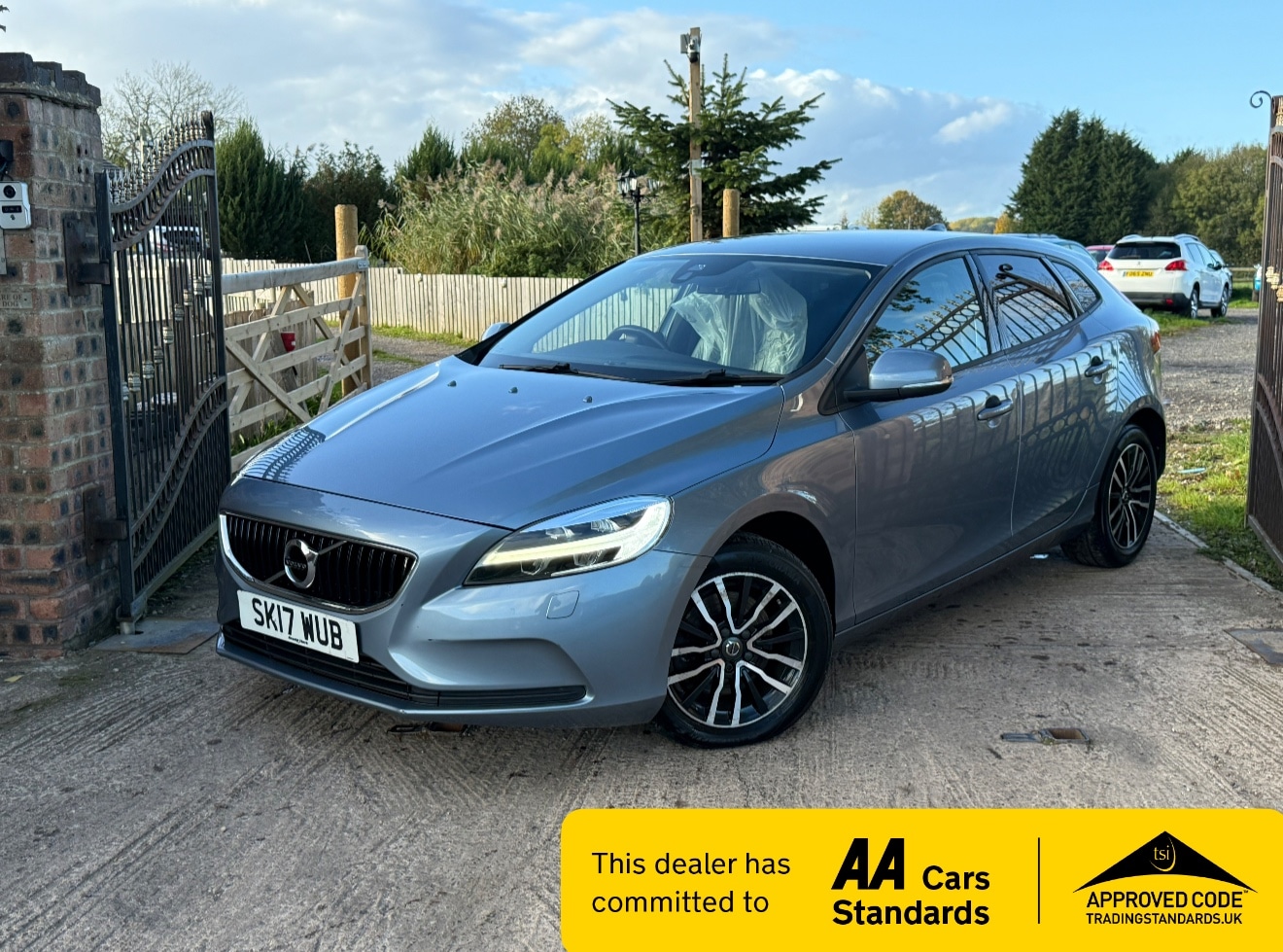 Used Volvo V40 2017 for sale - 76401892: Photo 1