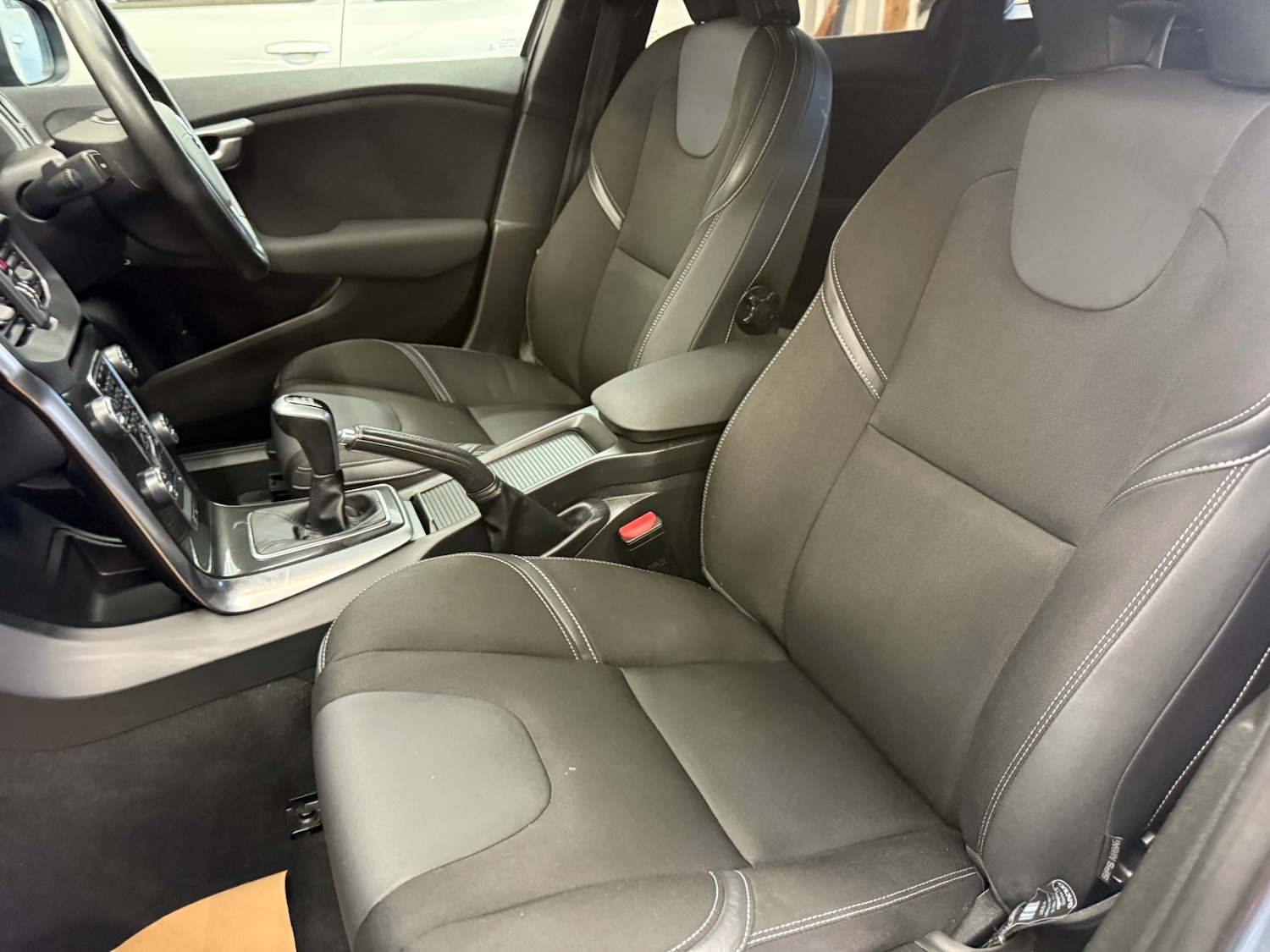 Used Volvo V40 2017 for sale - 76401892: Photo 10