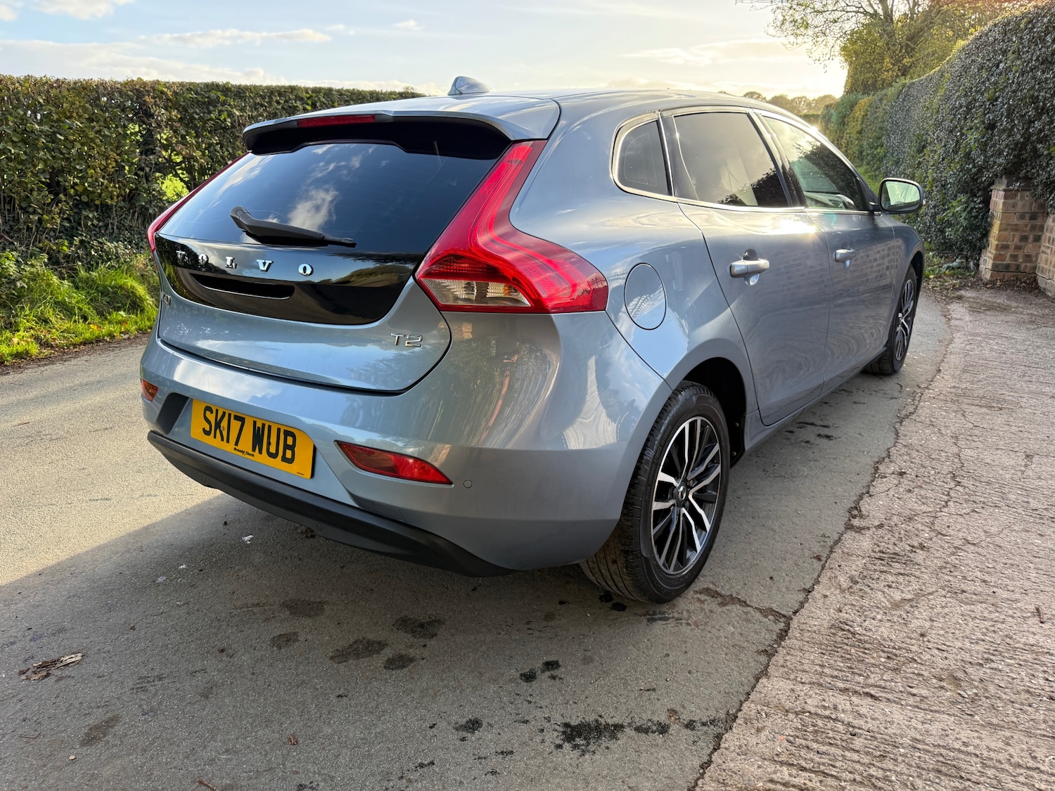 Used Volvo V40 2017 for sale - 76401892: Photo 15