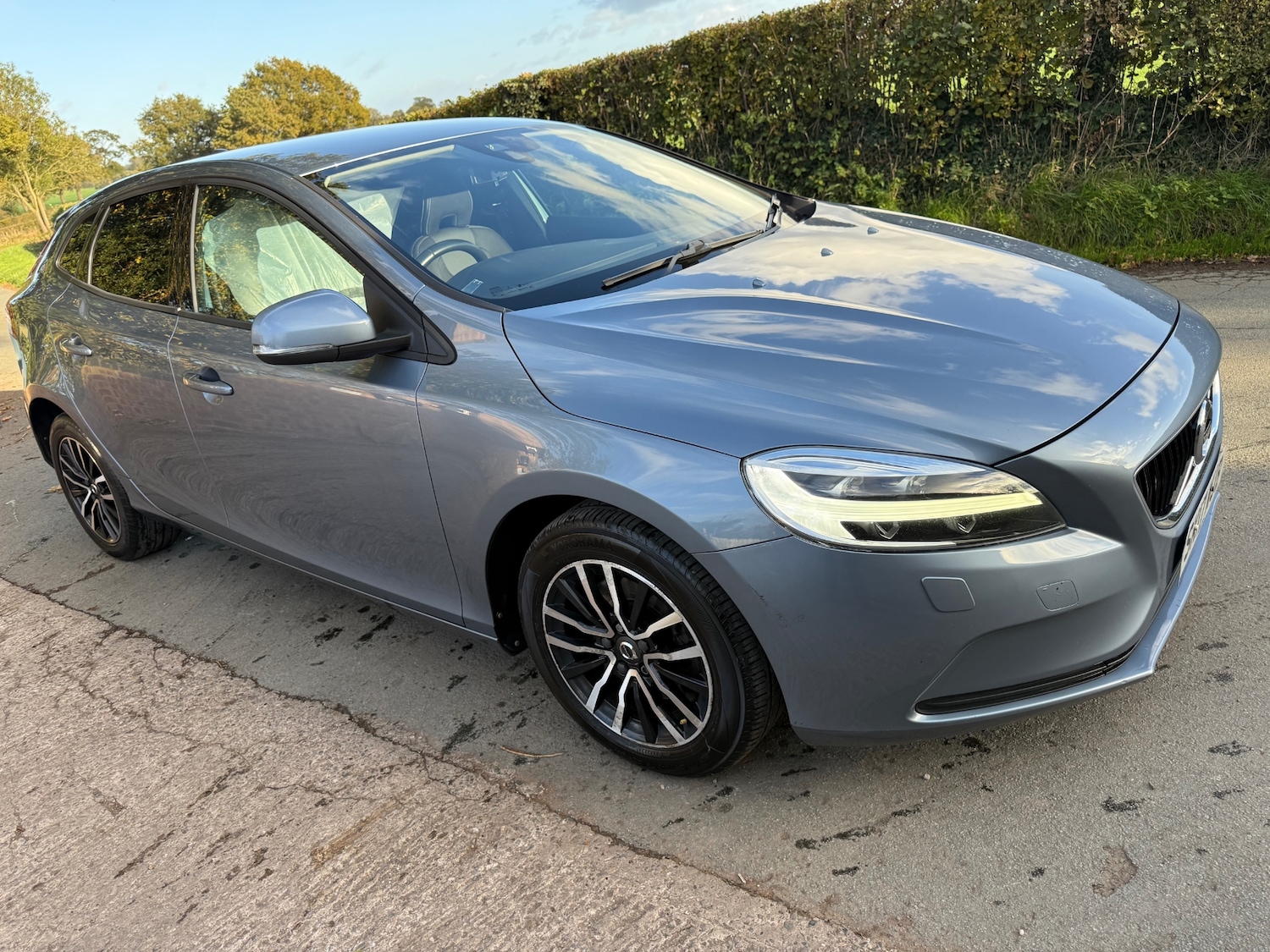 Used Volvo V40 2017 for sale - 76401892: Photo 17