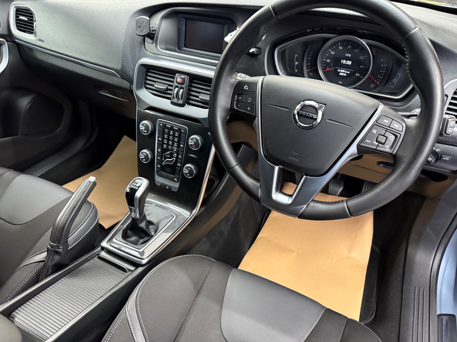 Used Volvo V40 2017 for sale - 76401892: Photo 18