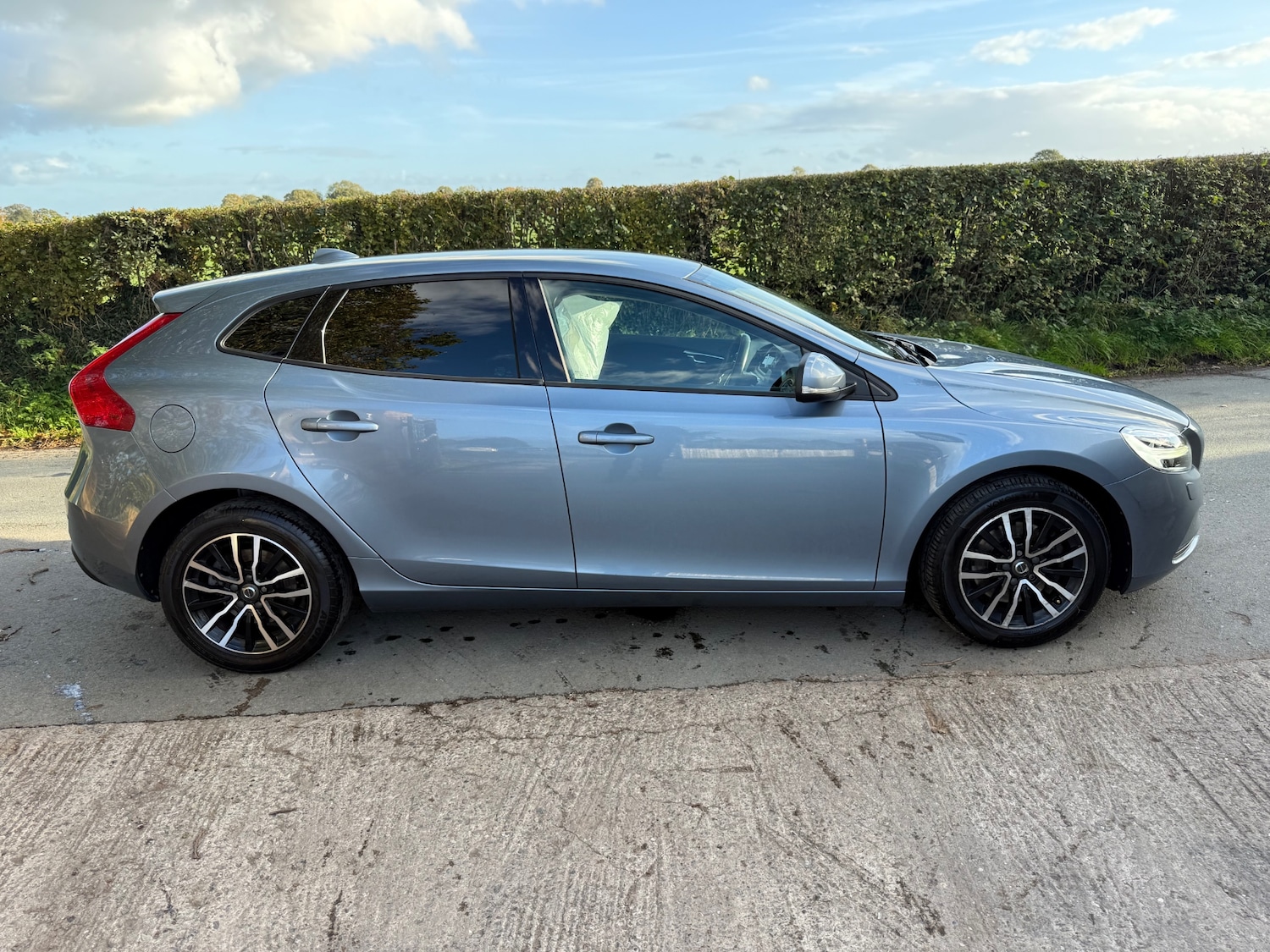 Used Volvo V40 2017 for sale - 76401892: Photo 6
