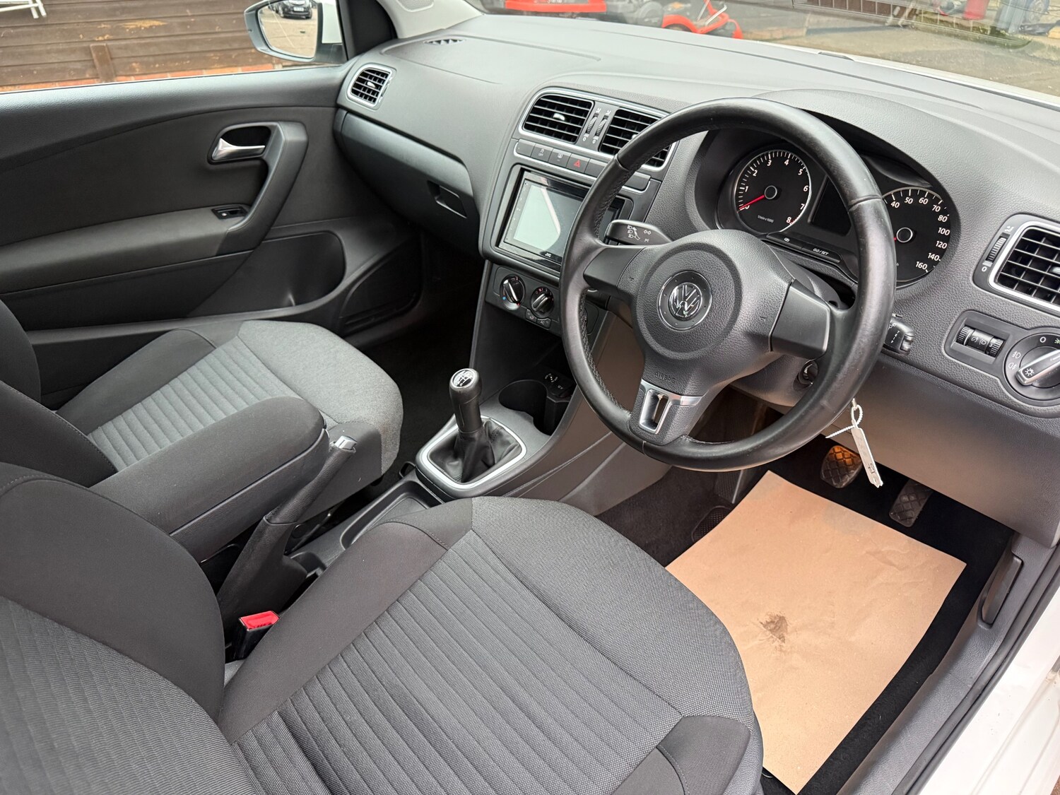 Used Volkswagen Polo 2011 for sale - 77897746: Photo 9