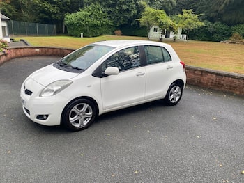 Used Toyota Yaris 2010 for sale - 79664164: Photo