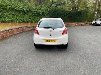 Used Toyota Yaris 2010 for sale - 79664164: Photo