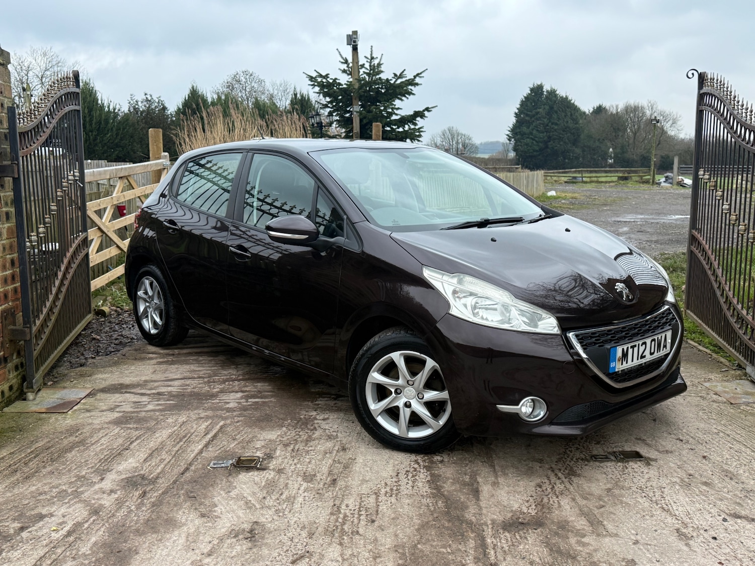 Used Peugeot 208 2012 for sale - 77406398: Photo 2