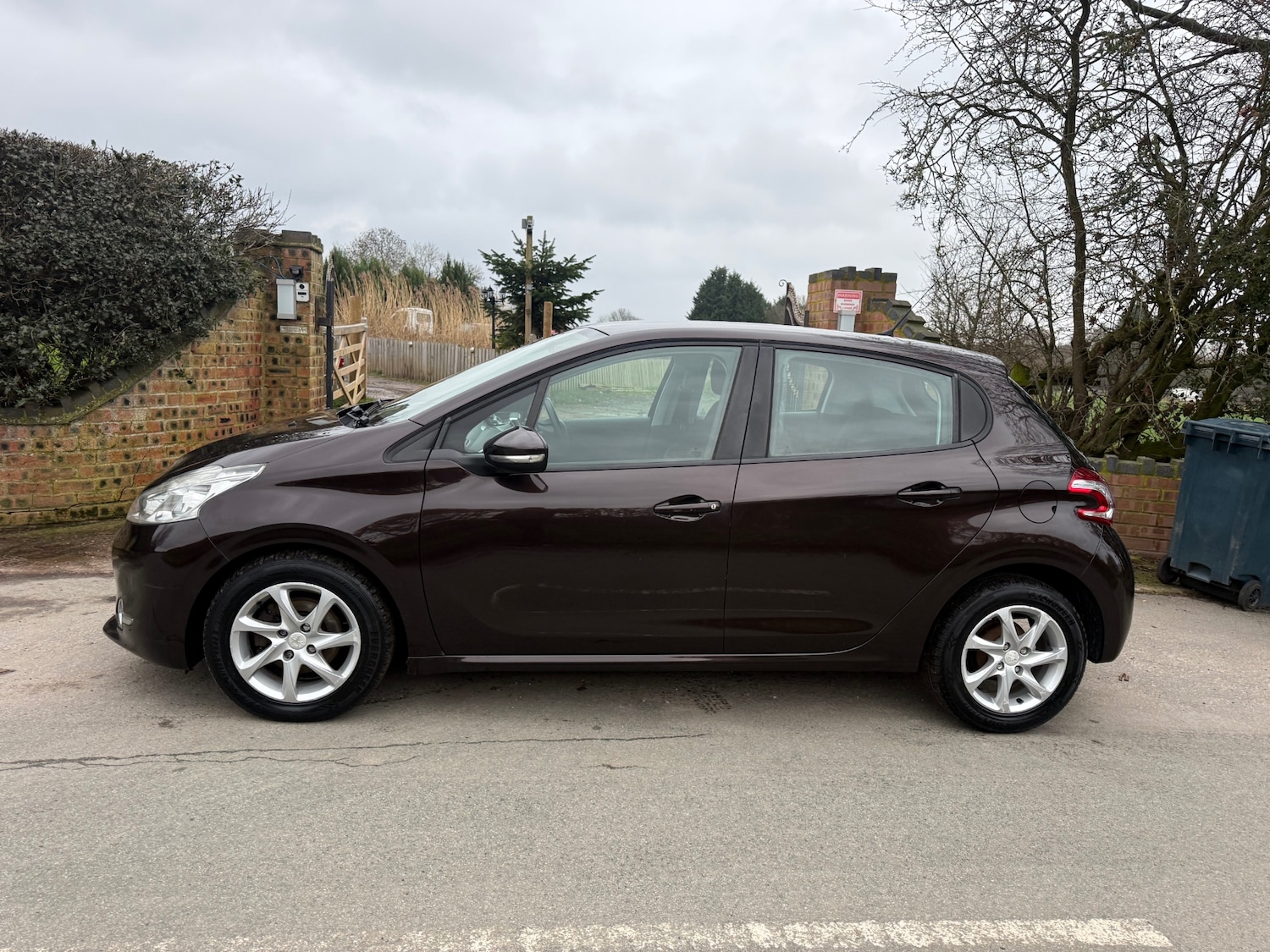 Used Peugeot 208 2012 for sale - 77406398: Photo 9