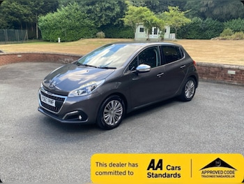 Used Peugeot 208 2017 for sale - 79383232: Photo